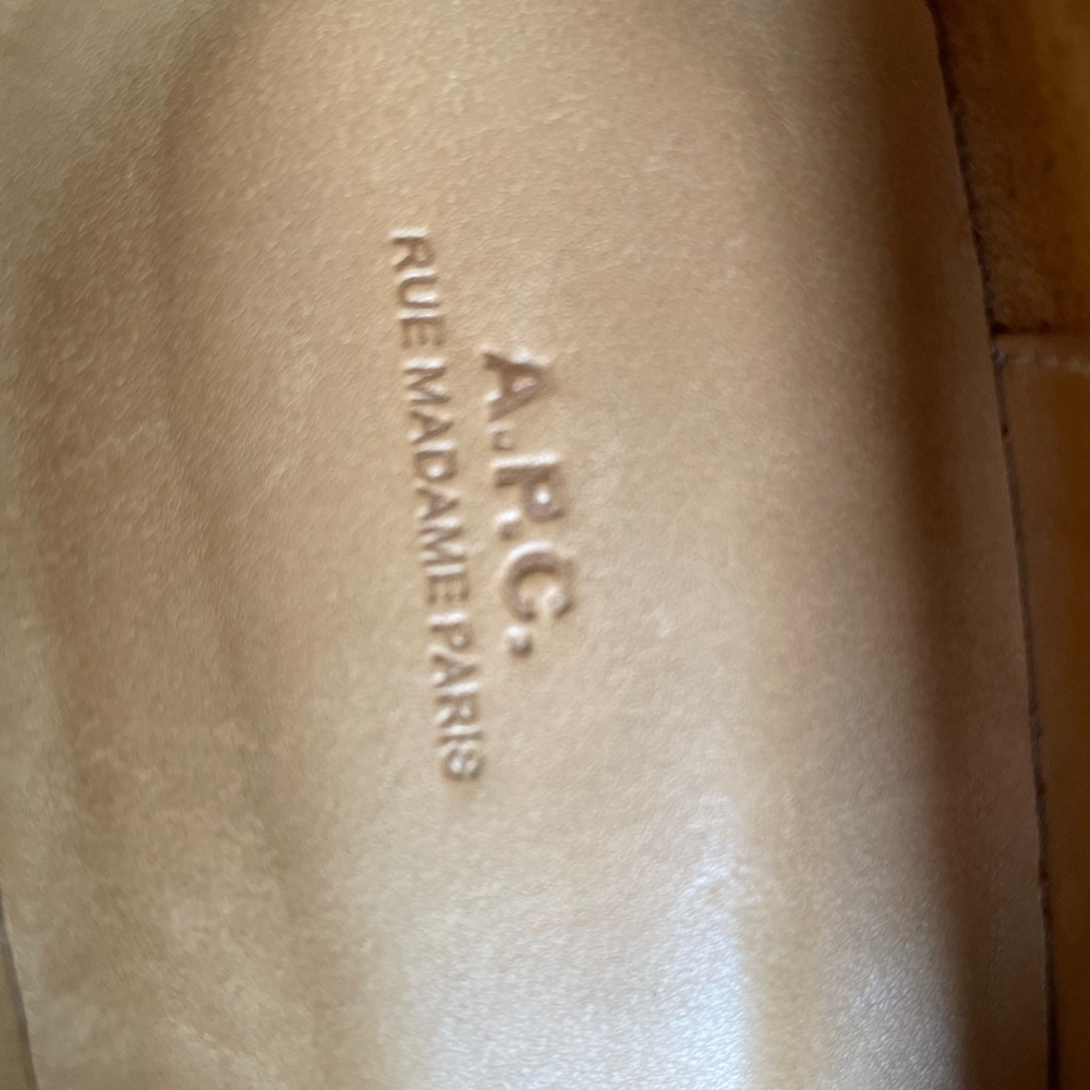 A.P.C. Brown Leather Loafers with Classic Design - Picture 5 of 6